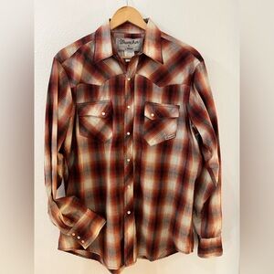 Wrancher by wrangler Pearl Snap red Plaid long sleeve Shirt in Sz Large timeless